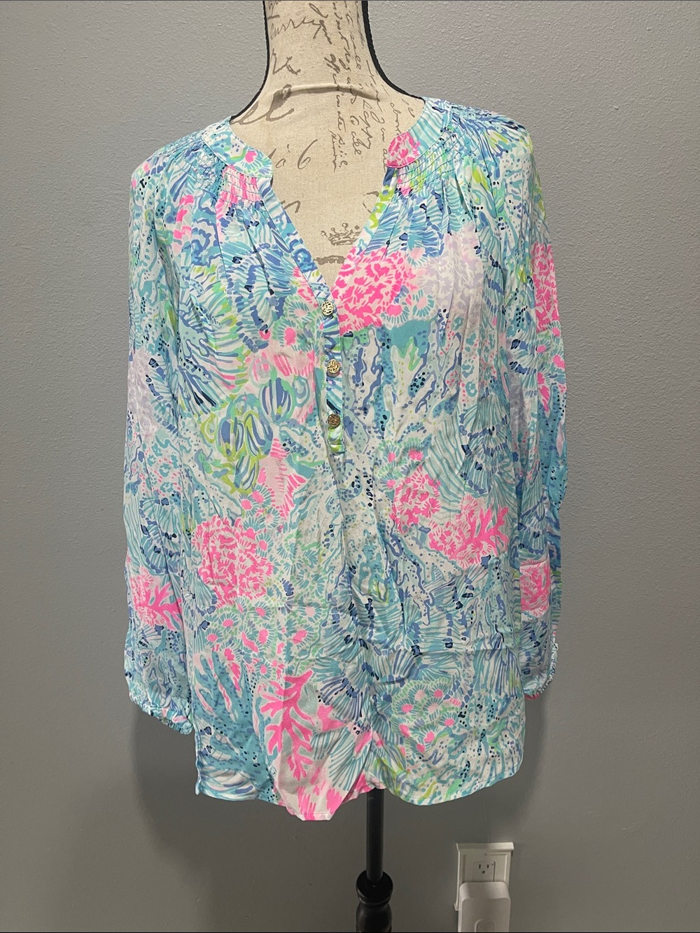 Lilly Pulitzer Floral V-Neck Button Front Tunic in Aqua & Pink